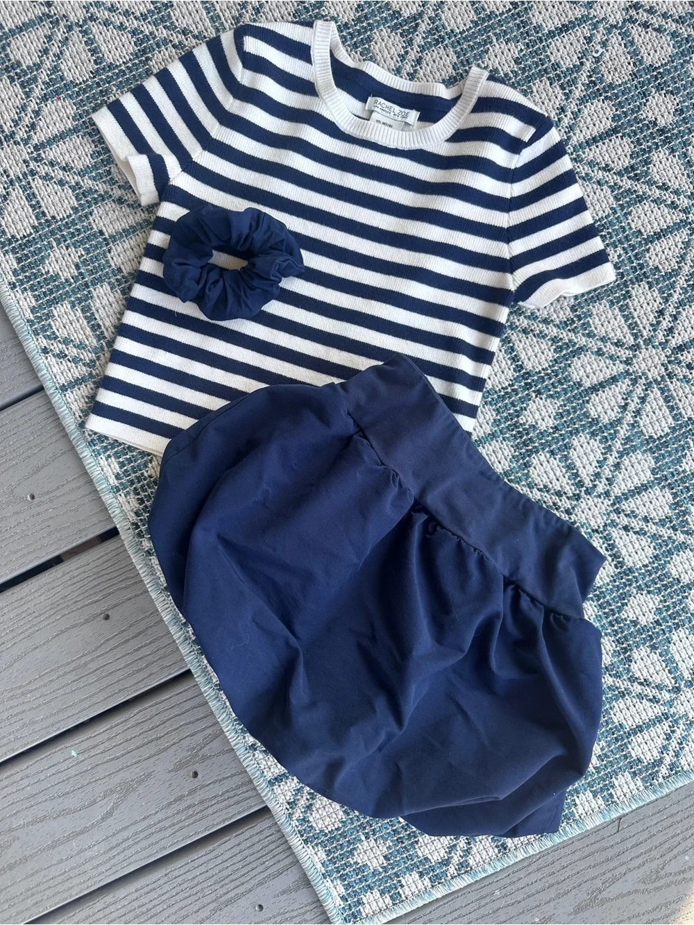 Rachel Zoe girls 7/8 M Navy and White Striped Bubble Skirt & Scrunchie